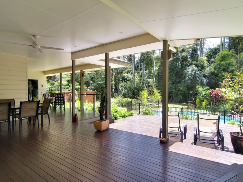 2 Palm Tree Court, Pomona QLD 4568