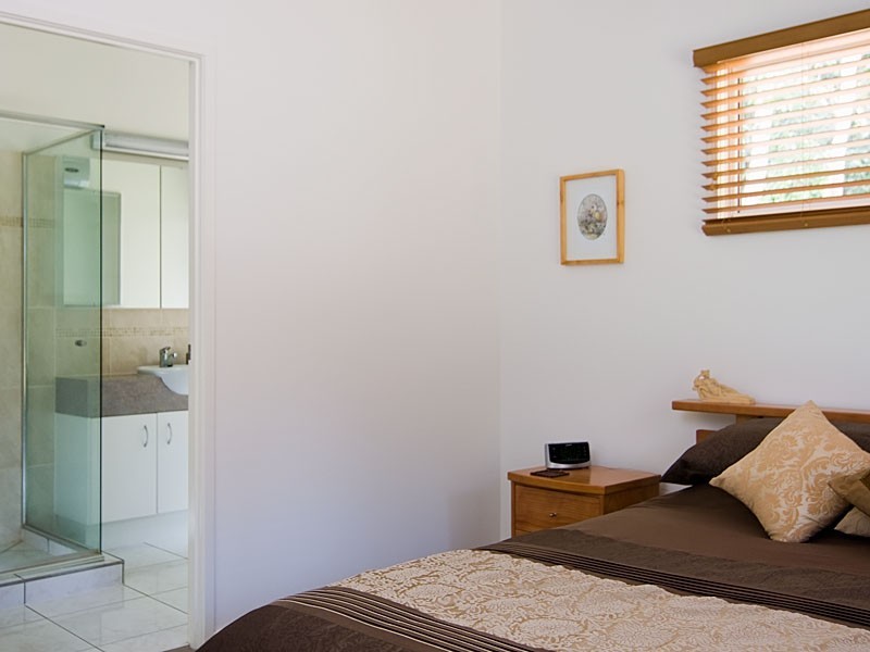 2 Palm Tree Court, Pomona QLD 4568
