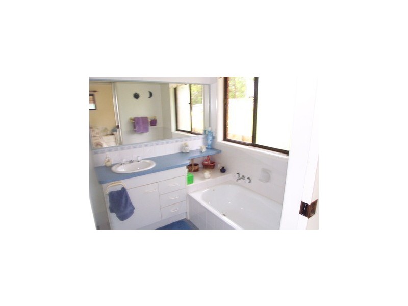 80 Hawk Road, Pomona QLD 4568