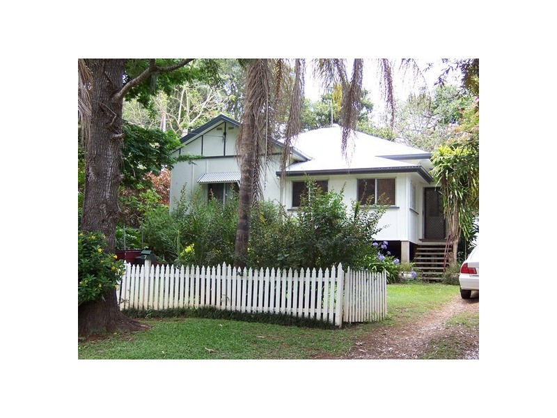 7 Railway Parade, Pomona QLD 4568