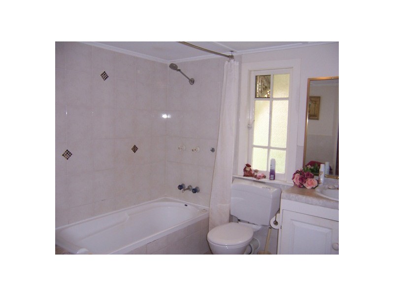 7 Railway Parade, Pomona QLD 4568