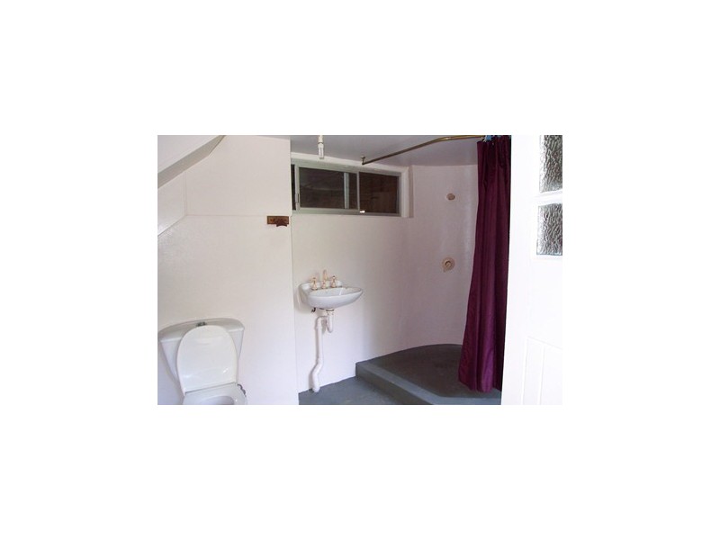 10 Palmer, Kin Kin QLD 4571
