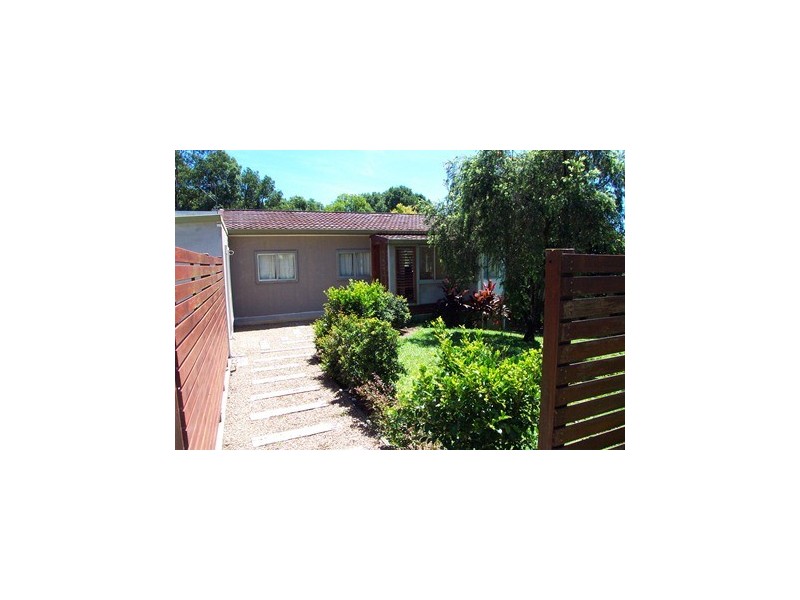 8 Pine Street, Pomona QLD 4568