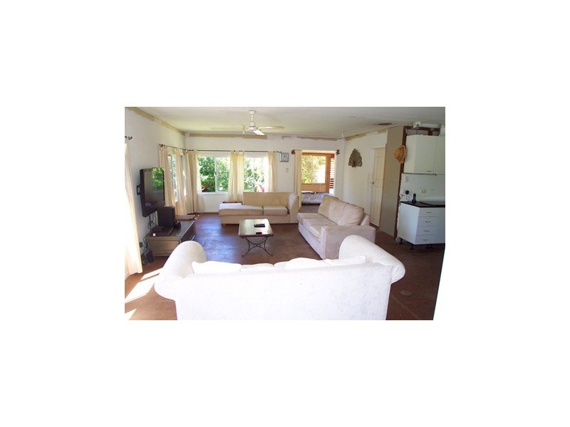 8 Pine Street, Pomona QLD 4568