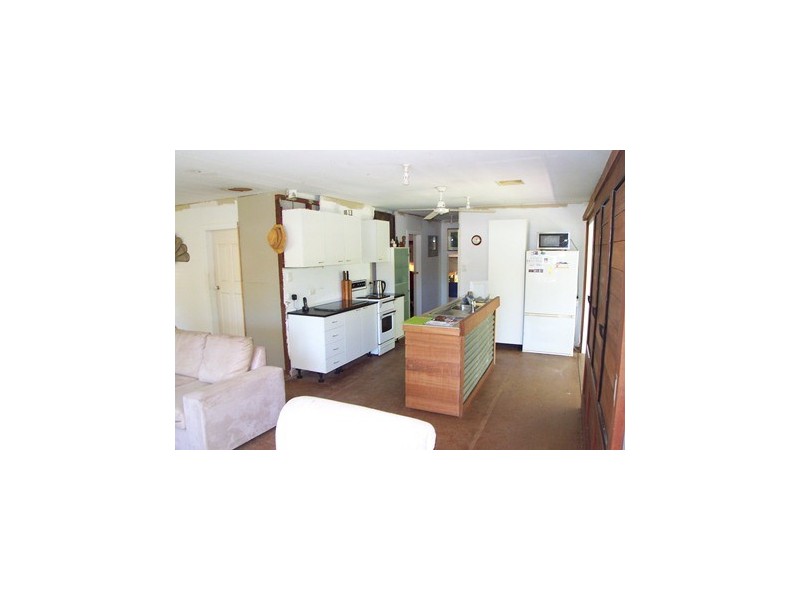 8 Pine Street, Pomona QLD 4568