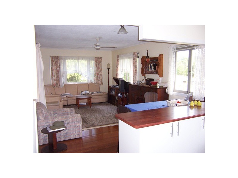 17 Overton Way, Kin Kin QLD 4571