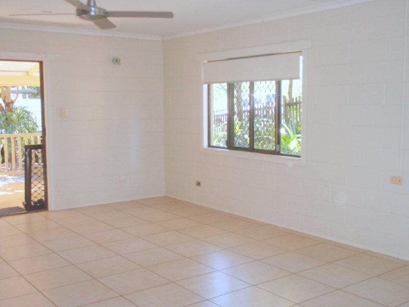 9 Church Street, Pomona QLD 4568