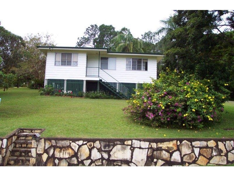 27 Pine Street, Pomona QLD 4568