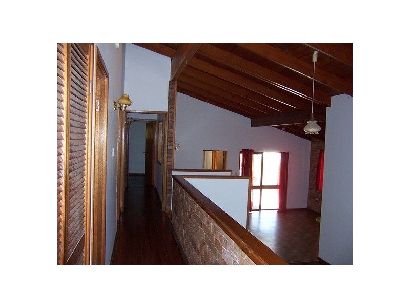 25 church, Pomona QLD 4568