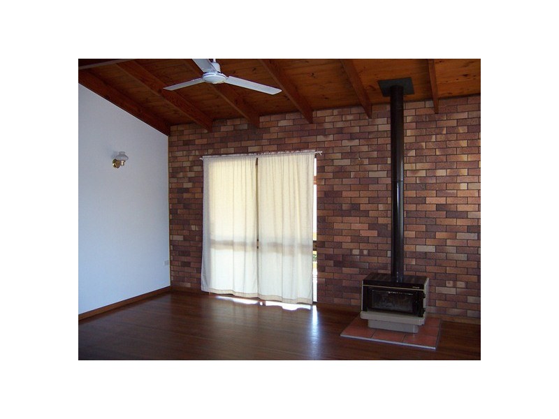 25 church, Pomona QLD 4568