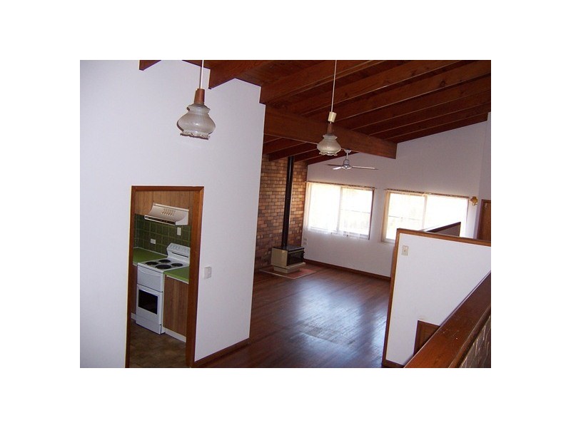 25 church, Pomona QLD 4568