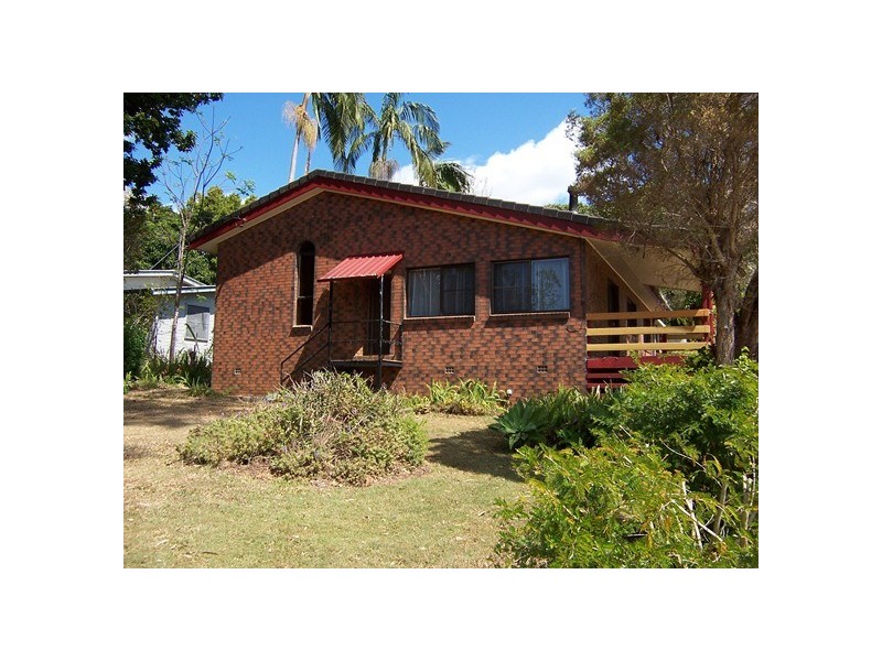 25 church, Pomona QLD 4568