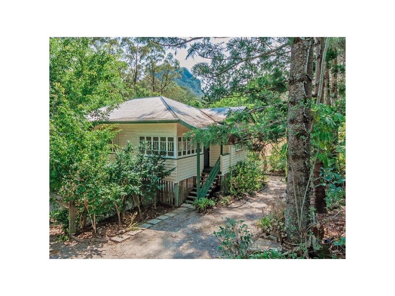 20 Mountain Street, Pomona QLD 4568