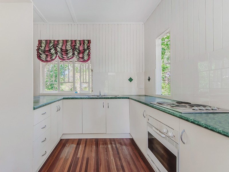 20 Mountain Street, Pomona QLD 4568