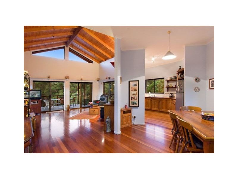 102 Coles Creek Road, Cooran QLD 4569