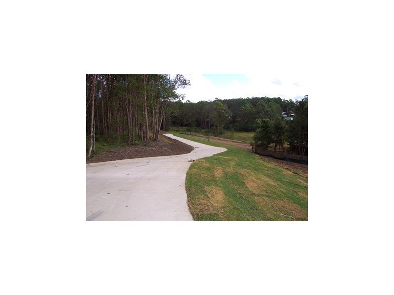 25 Memorial Avenue, Pomona QLD 4568