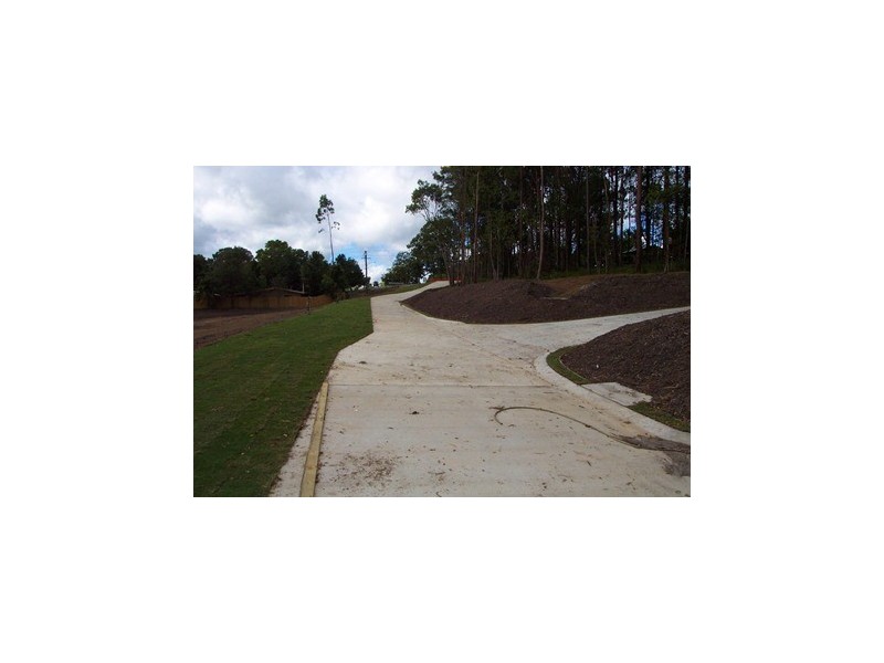 25 Memorial Avenue, Pomona QLD 4568