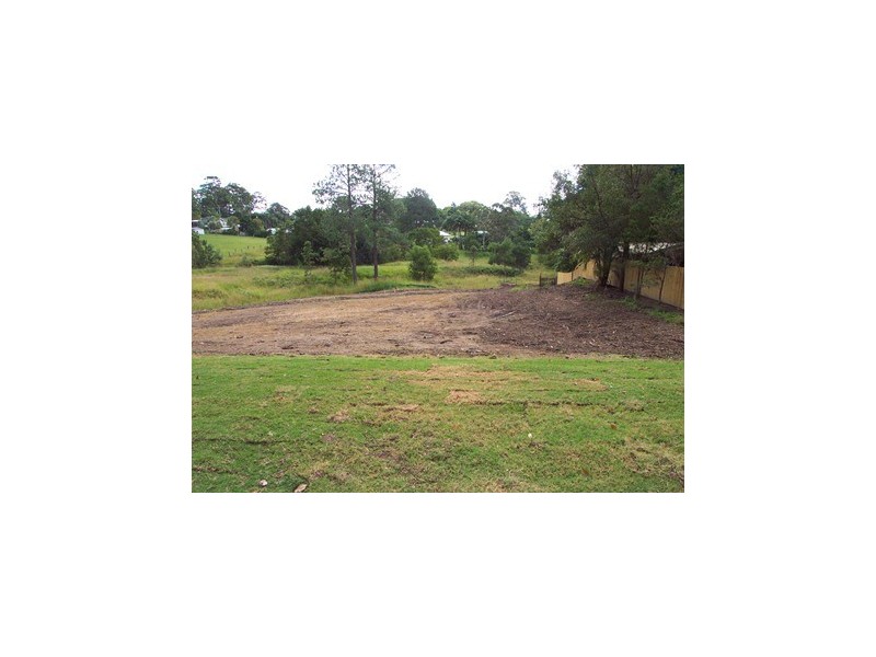 25 Memorial Avenue, Pomona QLD 4568