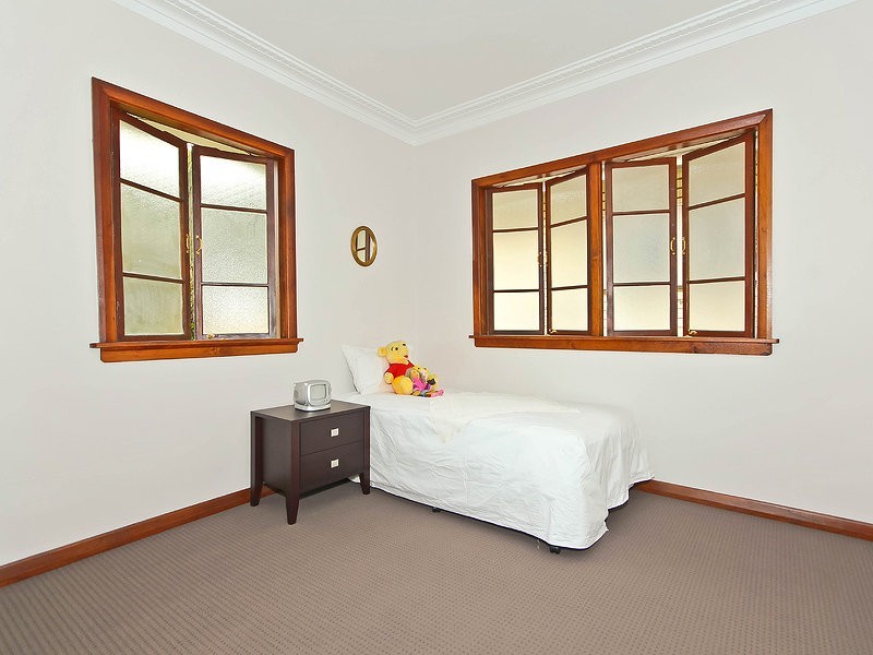 76 Whites Road, Manly West QLD 4179