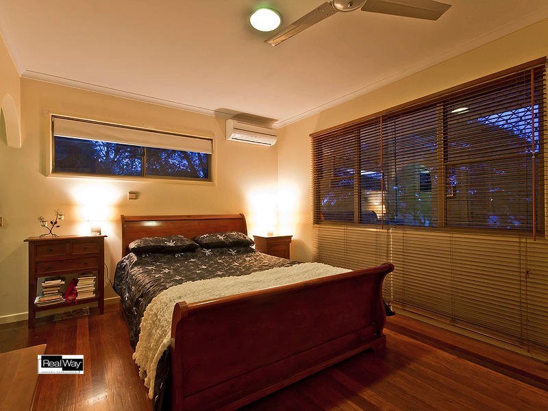 26 Catamaran Street, Manly West QLD 4179