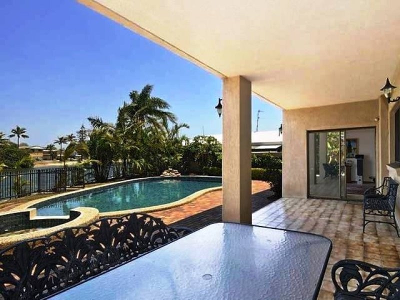 49 Sunrise Boulevard, Surfers Paradise QLD 4217