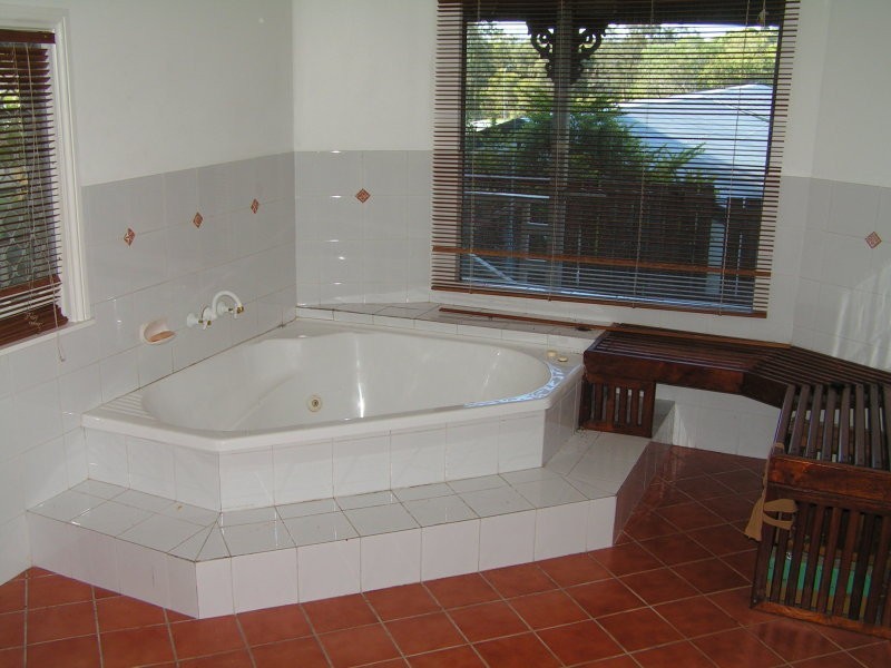 73 New Lindum Road, Wynnum West QLD 4178