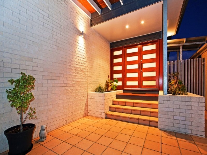 16 Summit Place, Wynnum West QLD 4178
