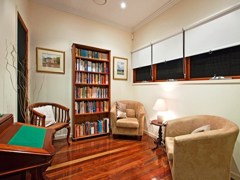 16 Summit Place, Wynnum West QLD 4178