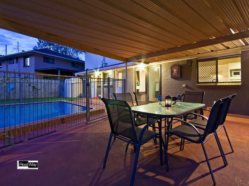 26 Catamaran Street, Manly West QLD 4179