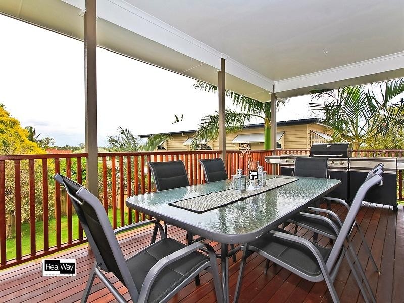 77 Drayton Terrace, Wynnum QLD 4178