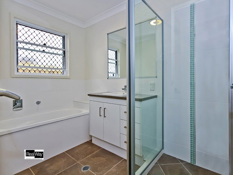 77 Drayton Terrace, Wynnum QLD 4178