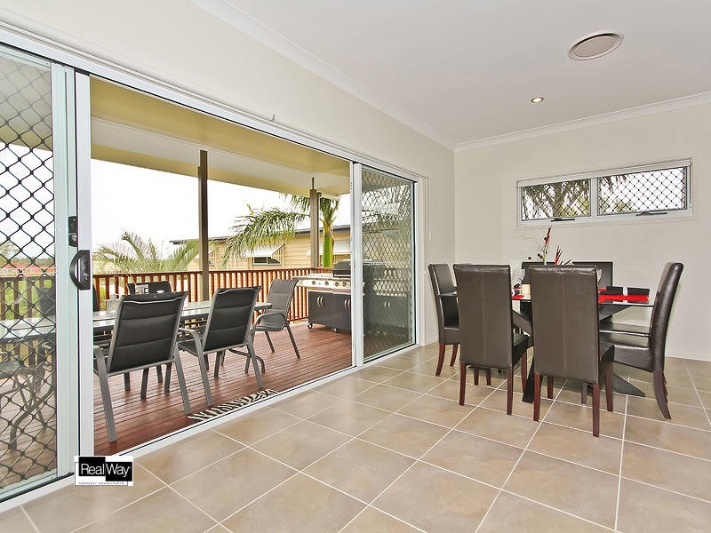 77 Drayton Terrace, Wynnum QLD 4178