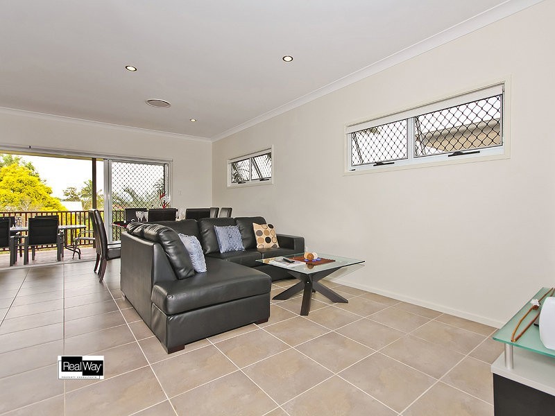 77 Drayton Terrace, Wynnum QLD 4178