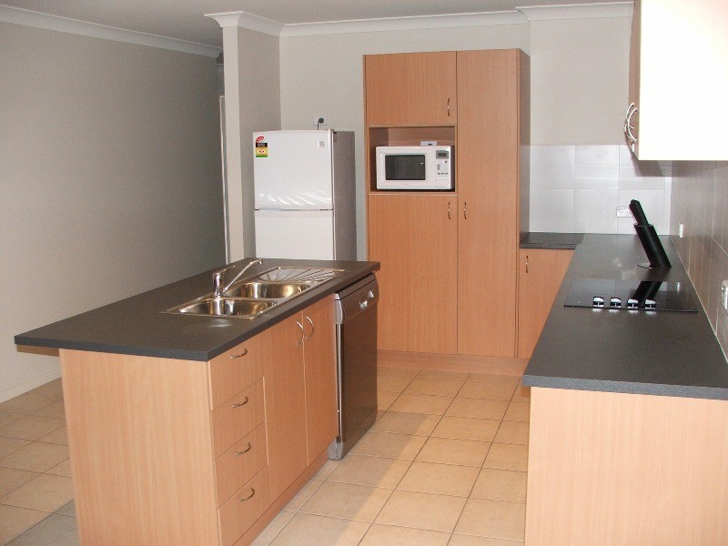 1 IBIS BVD, Eli Waters QLD 4655