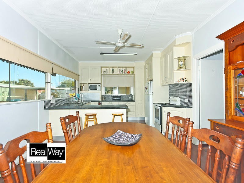 10 Berrimilla Street, Manly West QLD 4179