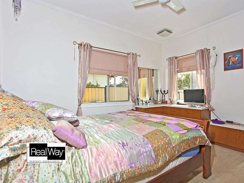 10 Berrimilla Street, Manly West QLD 4179