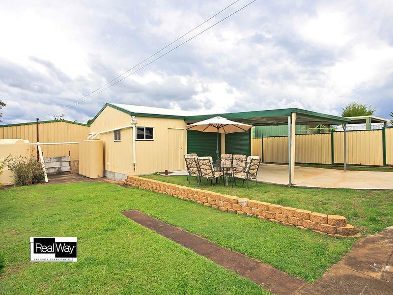 10 Berrimilla Street, Manly West QLD 4179