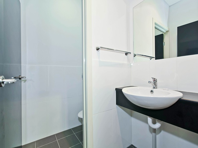 2 / 25 INGLESTON ROAD, Tingalpa QLD 4173