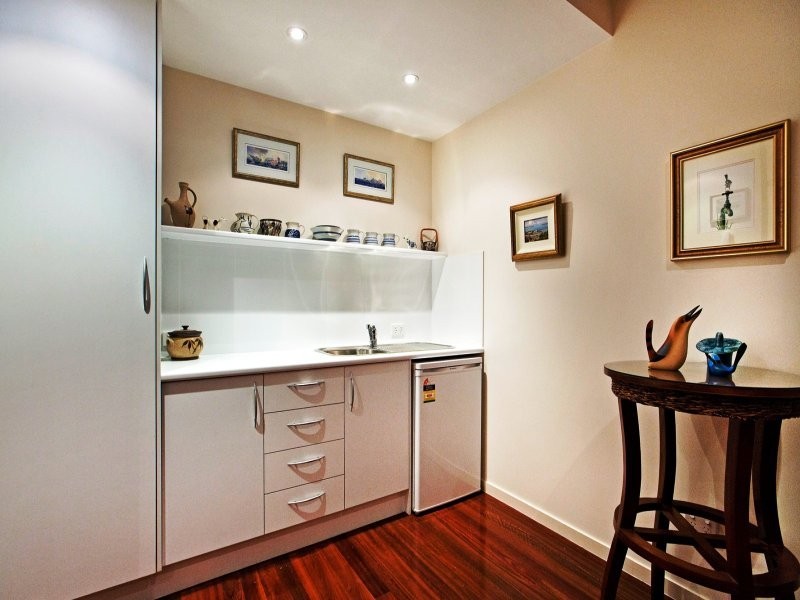 16 Summit Place, Wynnum West QLD 4178