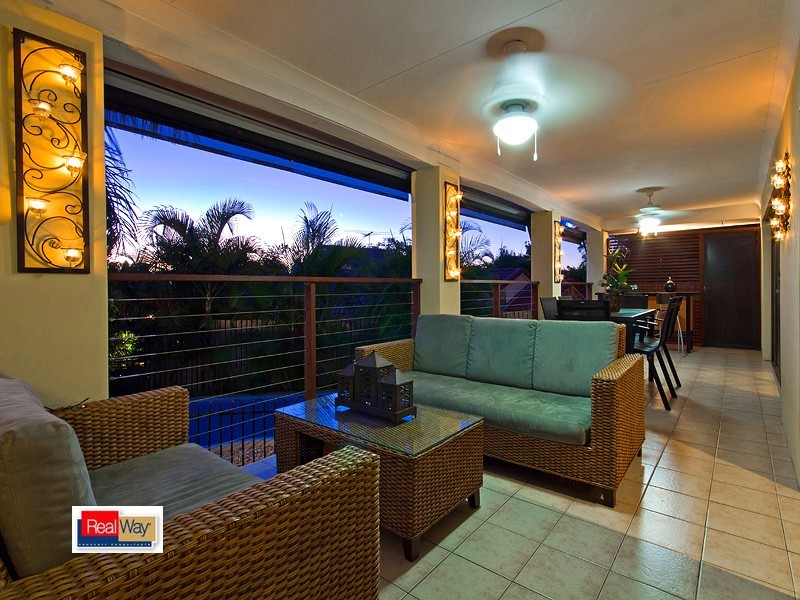 18 majura street, Belmont QLD 4153