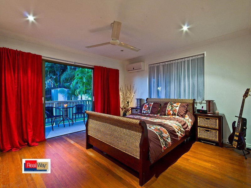 18 majura street, Belmont QLD 4153