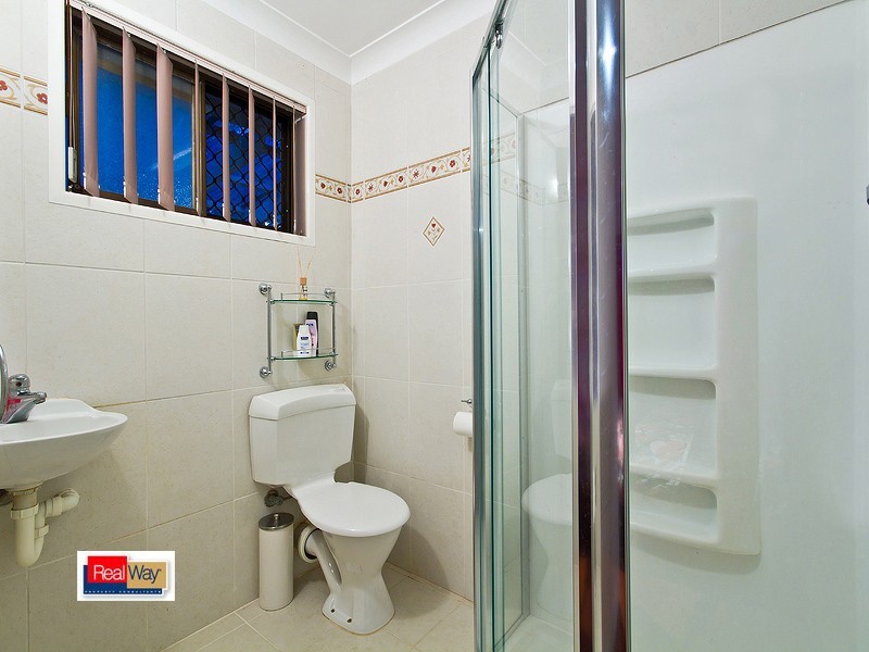 18 majura street, Belmont QLD 4153