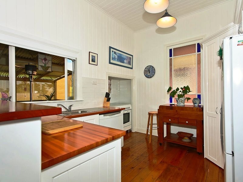 42 Tingal Road, Wynnum QLD 4178