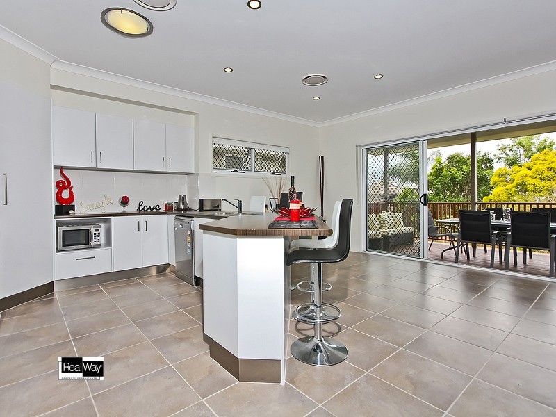 77 Drayton Terrace, Wynnum QLD 4178