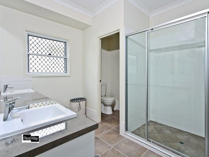 77 Drayton Terrace, Wynnum QLD 4178