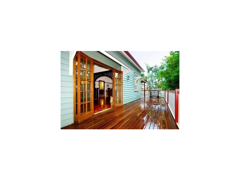 56 Carnation St, Wynnum QLD 4178