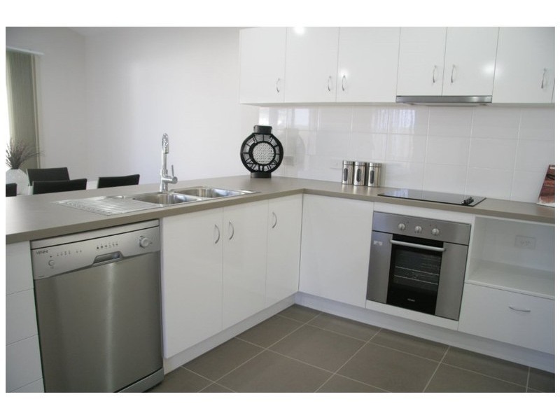 265 PRESTON RD, Wynnum West QLD 4178