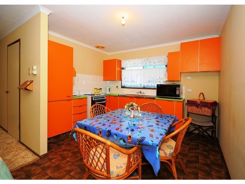 19 Limpus Street, Urangan QLD 4655