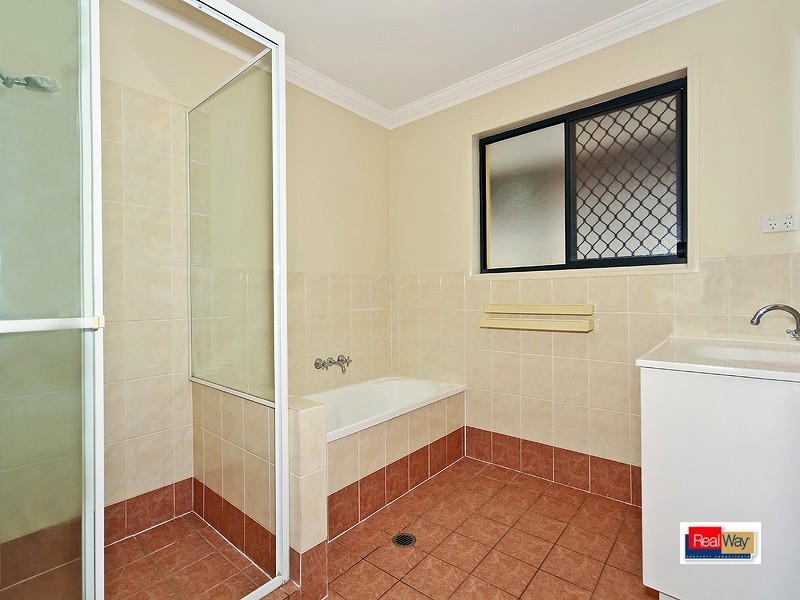 38 lockwood crs, Manly West QLD 4179