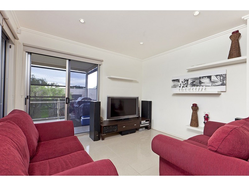 41 Barnes Avenue, Coorparoo QLD 4151